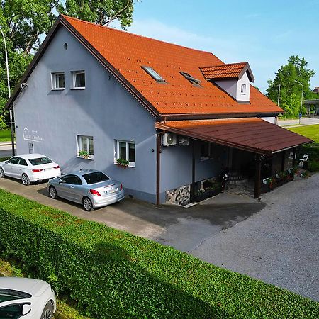 Apartments Cindra Karlovac Exterior foto